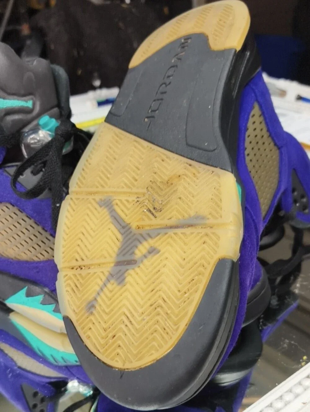 Mens 12 vibrant purple suede Air Jordan 5 Retro 